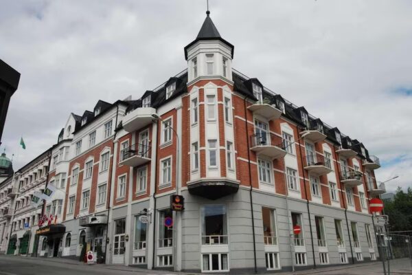 Home Hotel Grand, Gjøvik - fredag 8.11 kl. 19:00